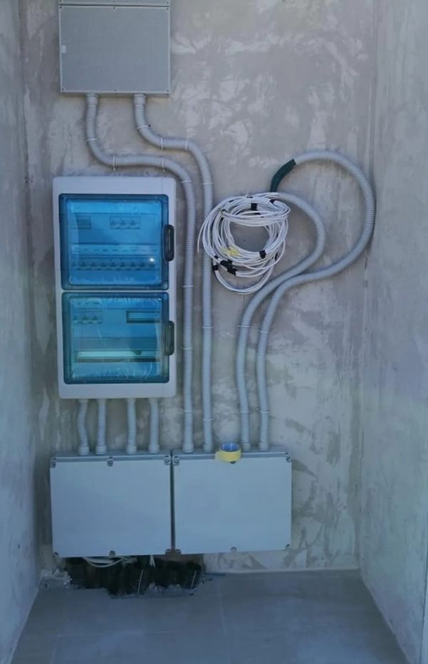 Quadri elettrici con canalizzazioni